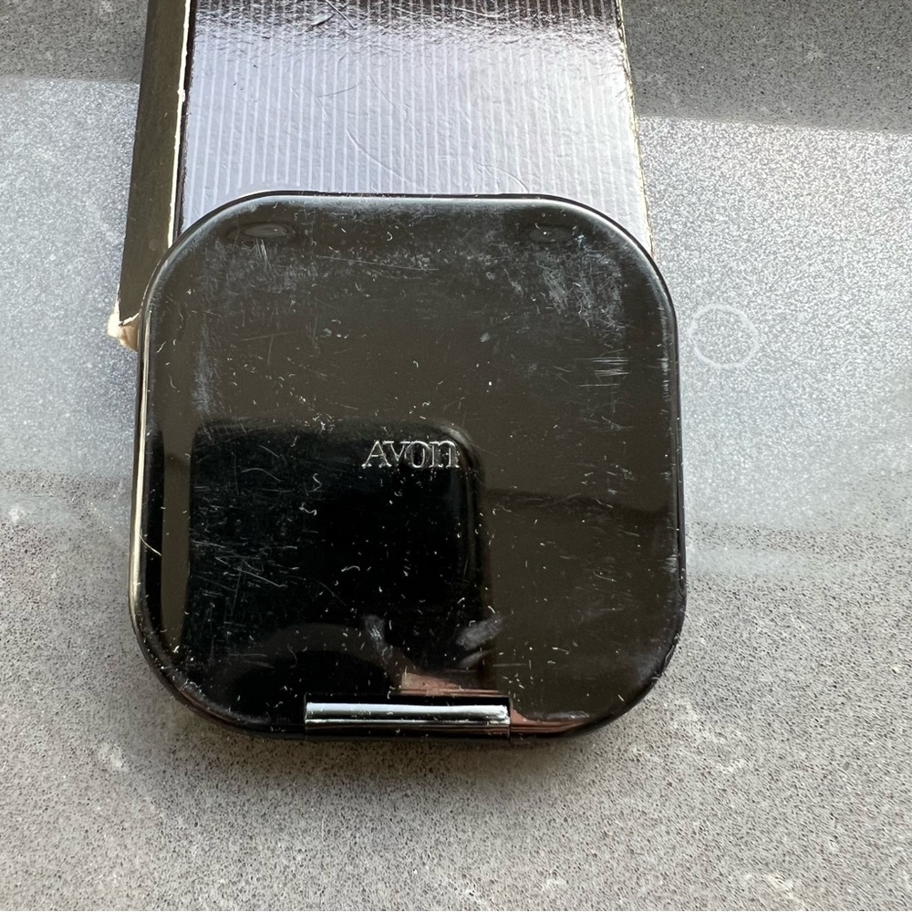 Avon Compact Mirror - Picture 5 of 6
